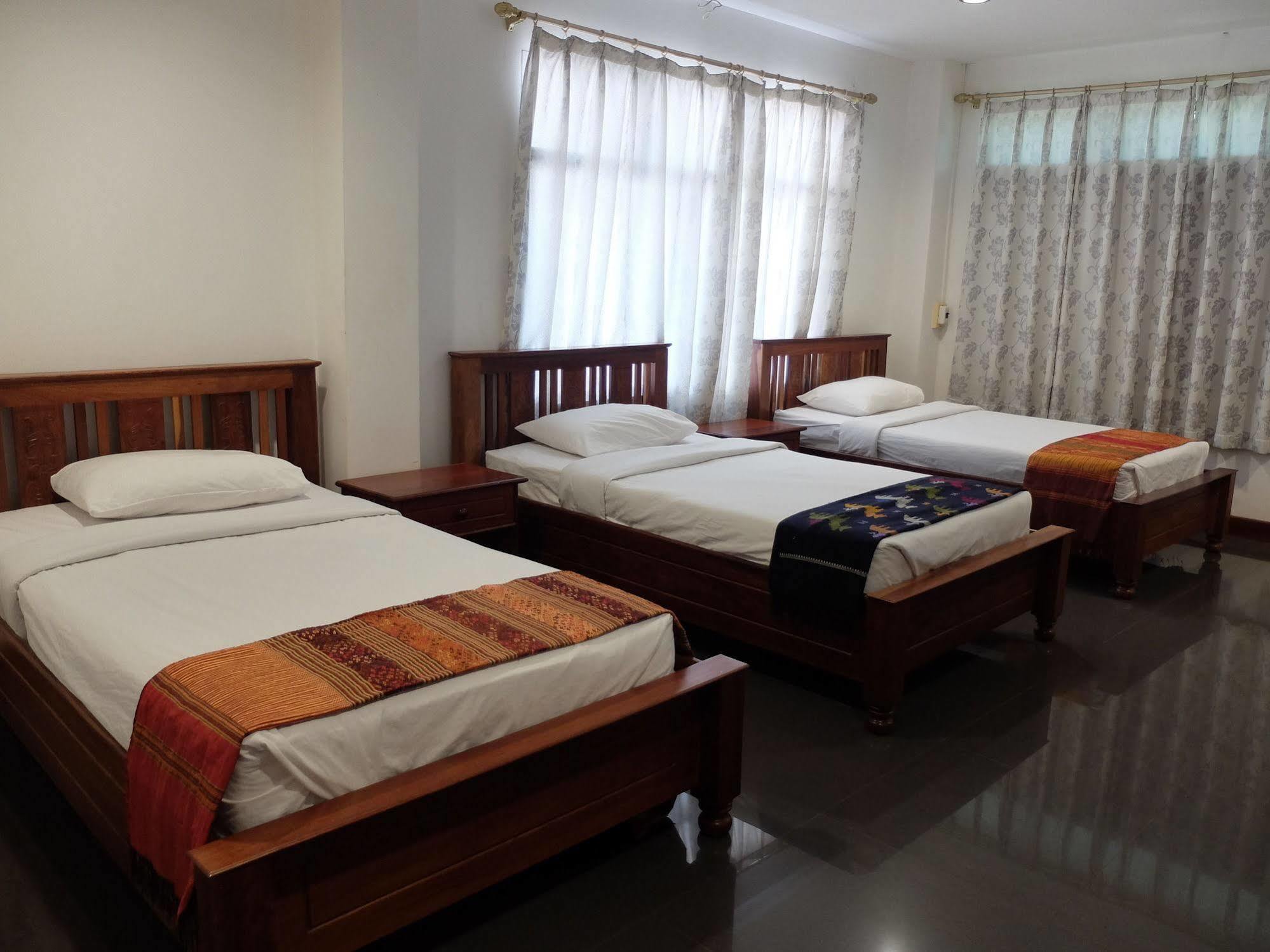 Alisa Guesthouse Паксе Екстер'єр фото