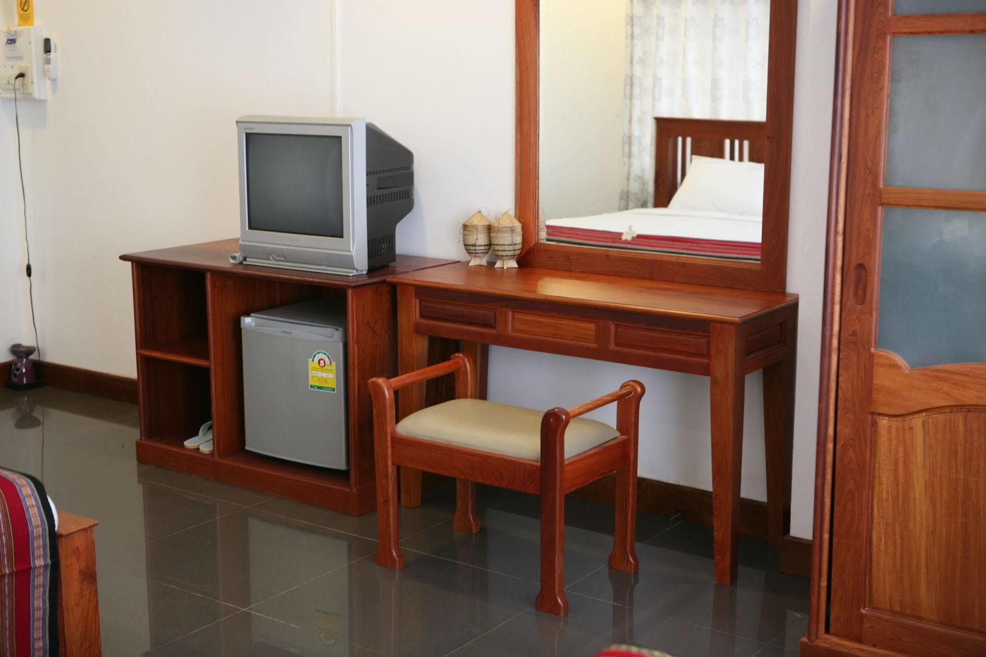 Alisa Guesthouse Паксе Екстер'єр фото