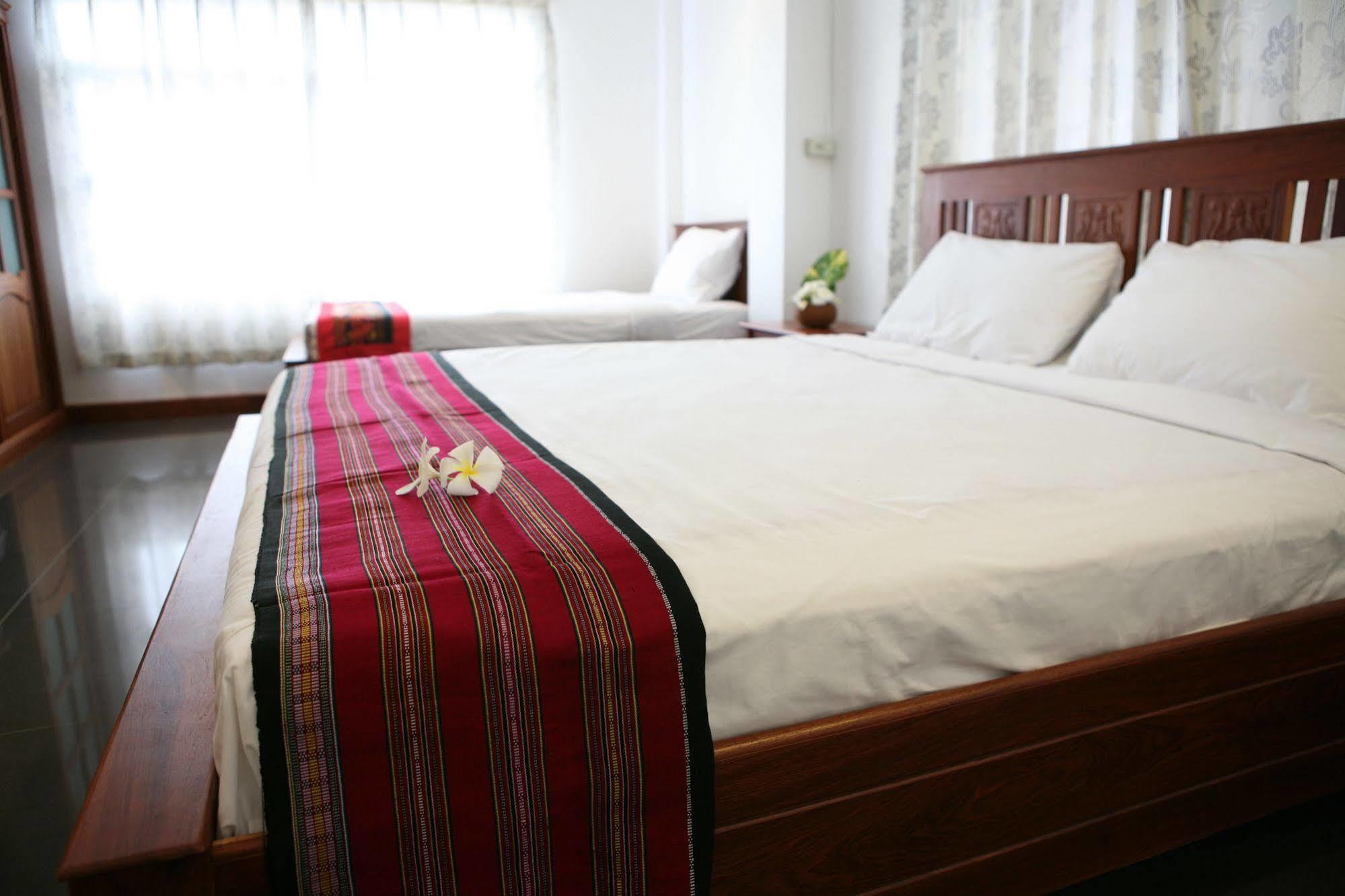 Alisa Guesthouse Паксе Екстер'єр фото