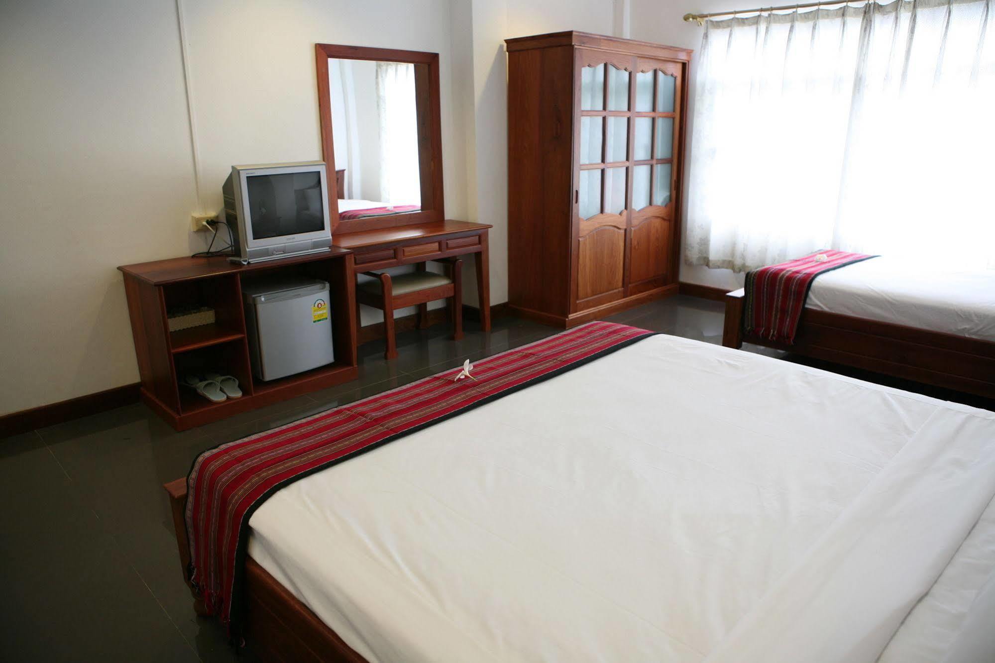 Alisa Guesthouse Паксе Екстер'єр фото